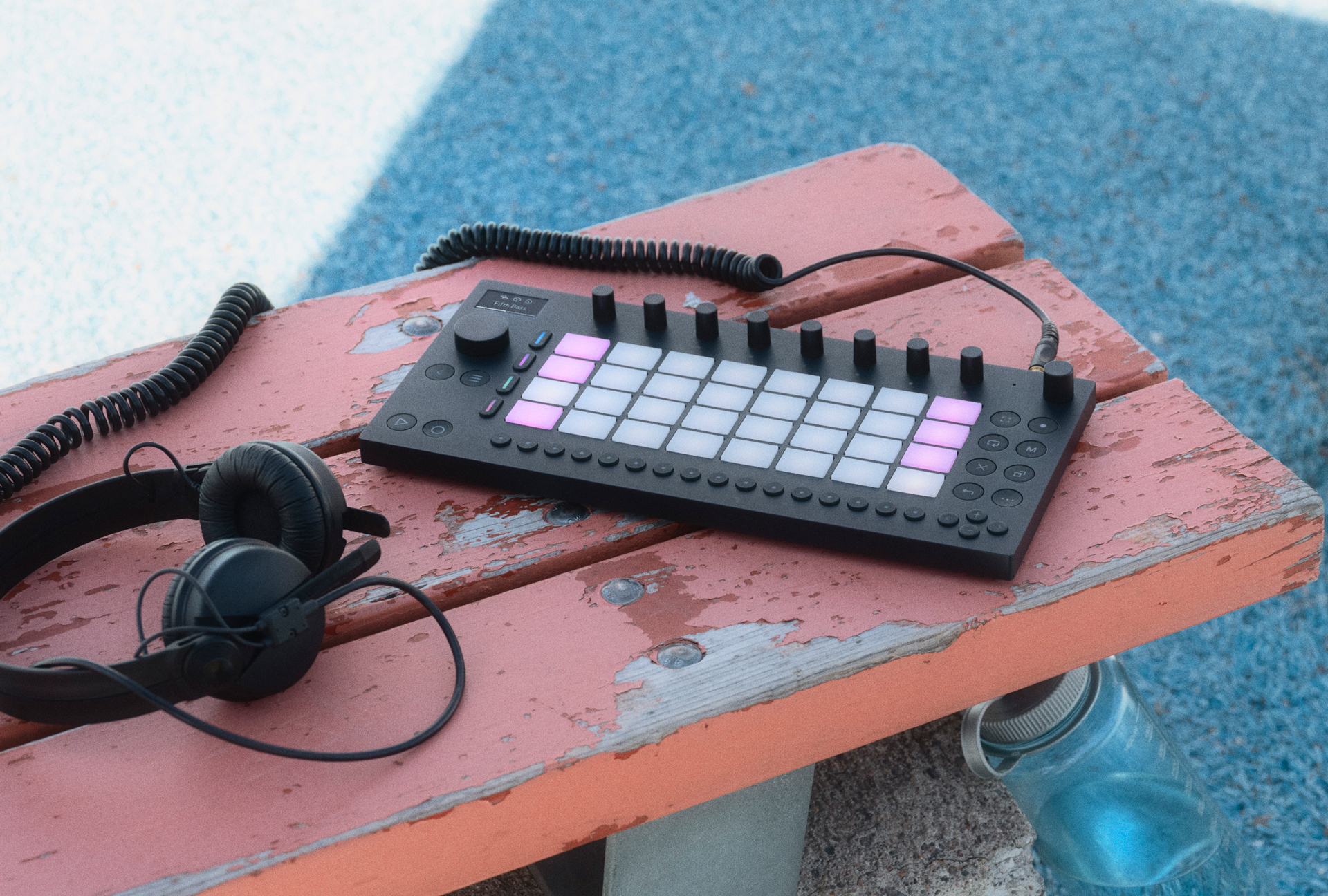 Ableton Move MIDIコントローラー Move — a compact tool for intuitive music making | Ableton