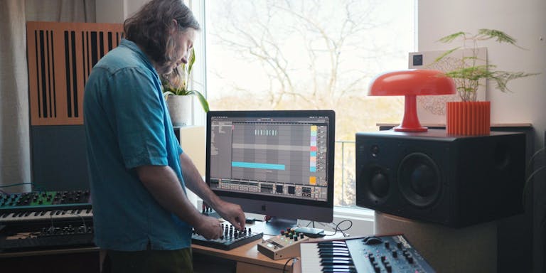 Rival Consoles showing us how he creates with Live in his home studio