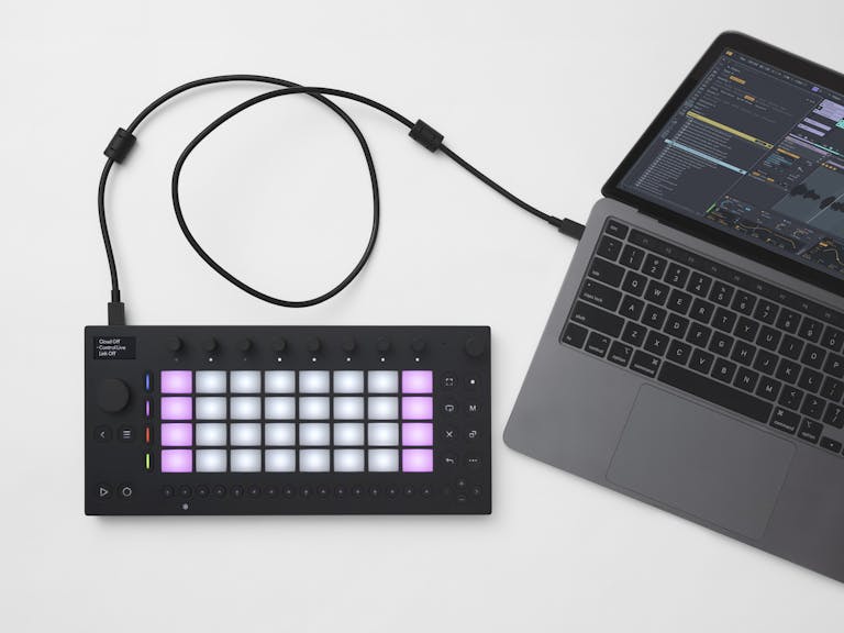 Move connecté à un ordinateur faisant tourner Ableton Live.